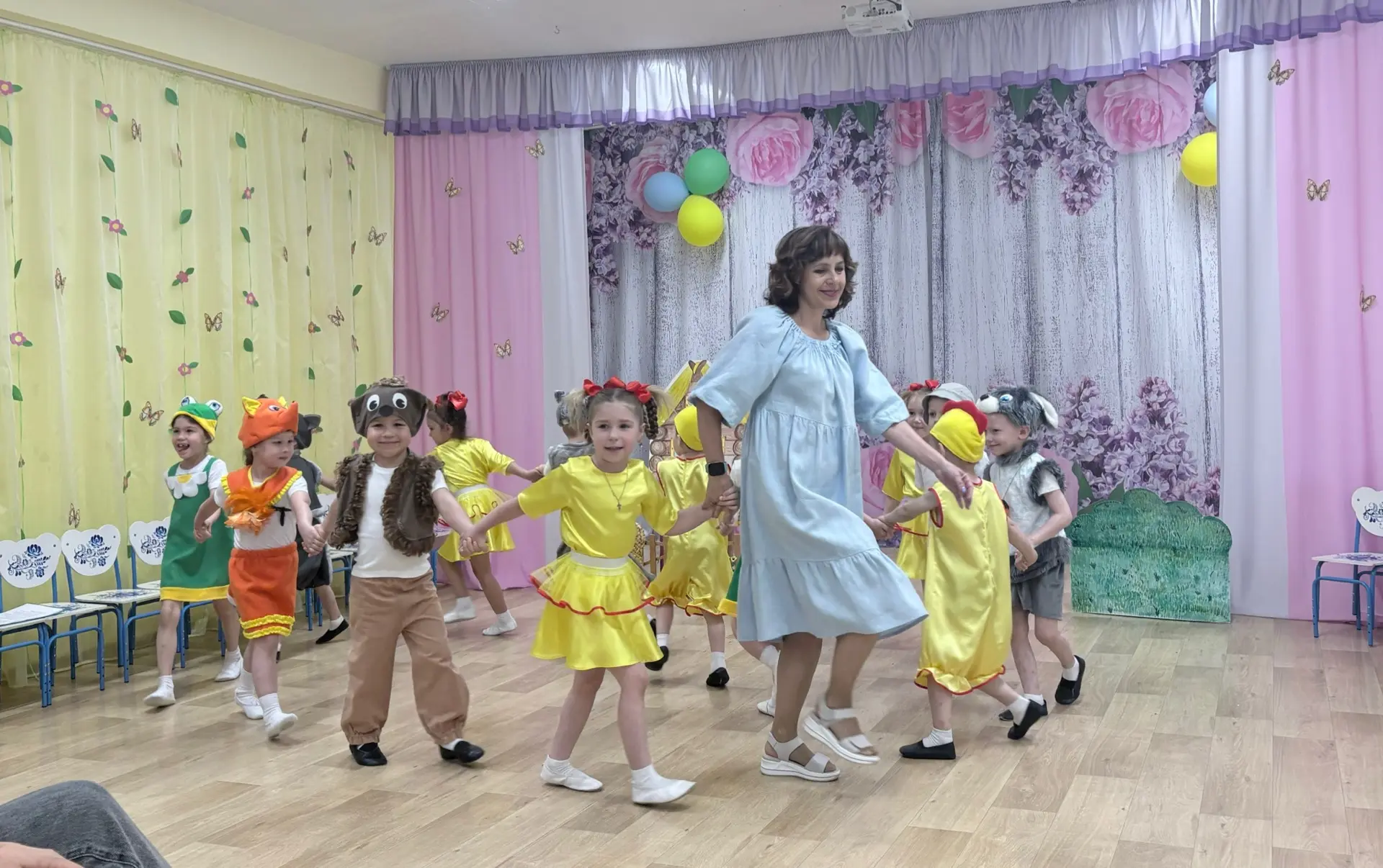 26 мая 
Ежегодное заключительное мероприятие с родителями прошло в средней группе «Радуга» 
Дети пок