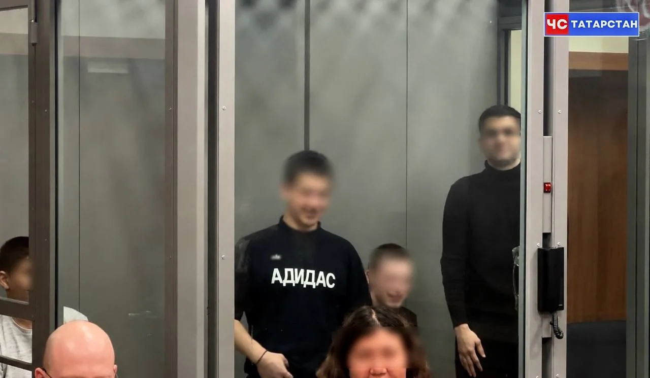 📰В Казани арестовали 4 студентов за поджог релейного шкафа — им грозит до 12 лет колонии

🤬По верс