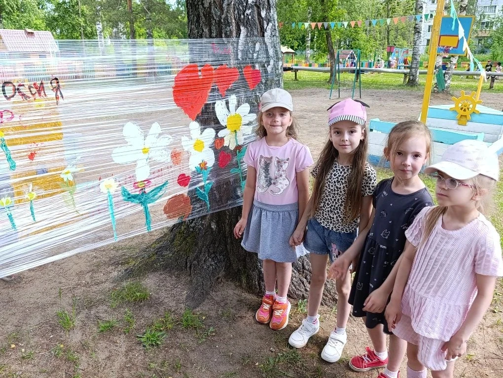 🇷🇺 Символы Родины в наших руках!

🇷🇺 В честь Дня России воспитатель Исаева Анастасия Тахировна п