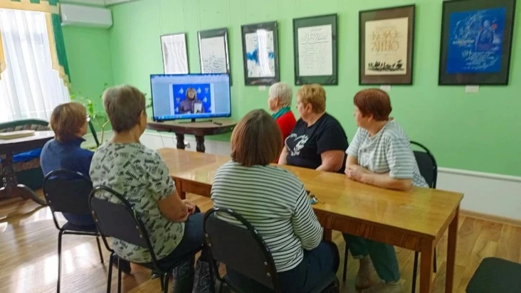"Творческий парашют": Вдохновение для "Родника"

Участники клуба "Родник" получили возможность прико