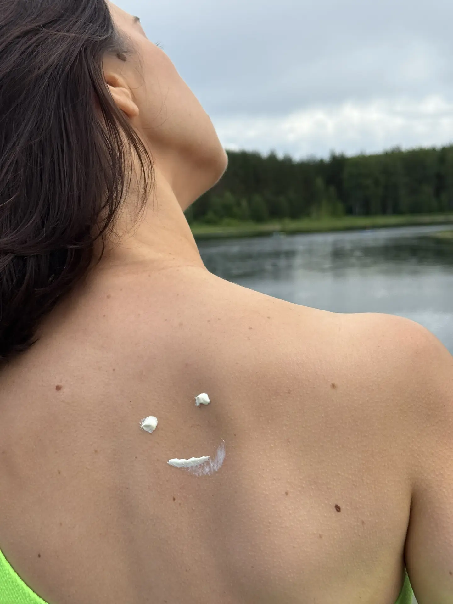 Насмотрелась я тут рилсов и узнала, что SPF-50 - это не гарантия защищиты от пигментации. Это защита