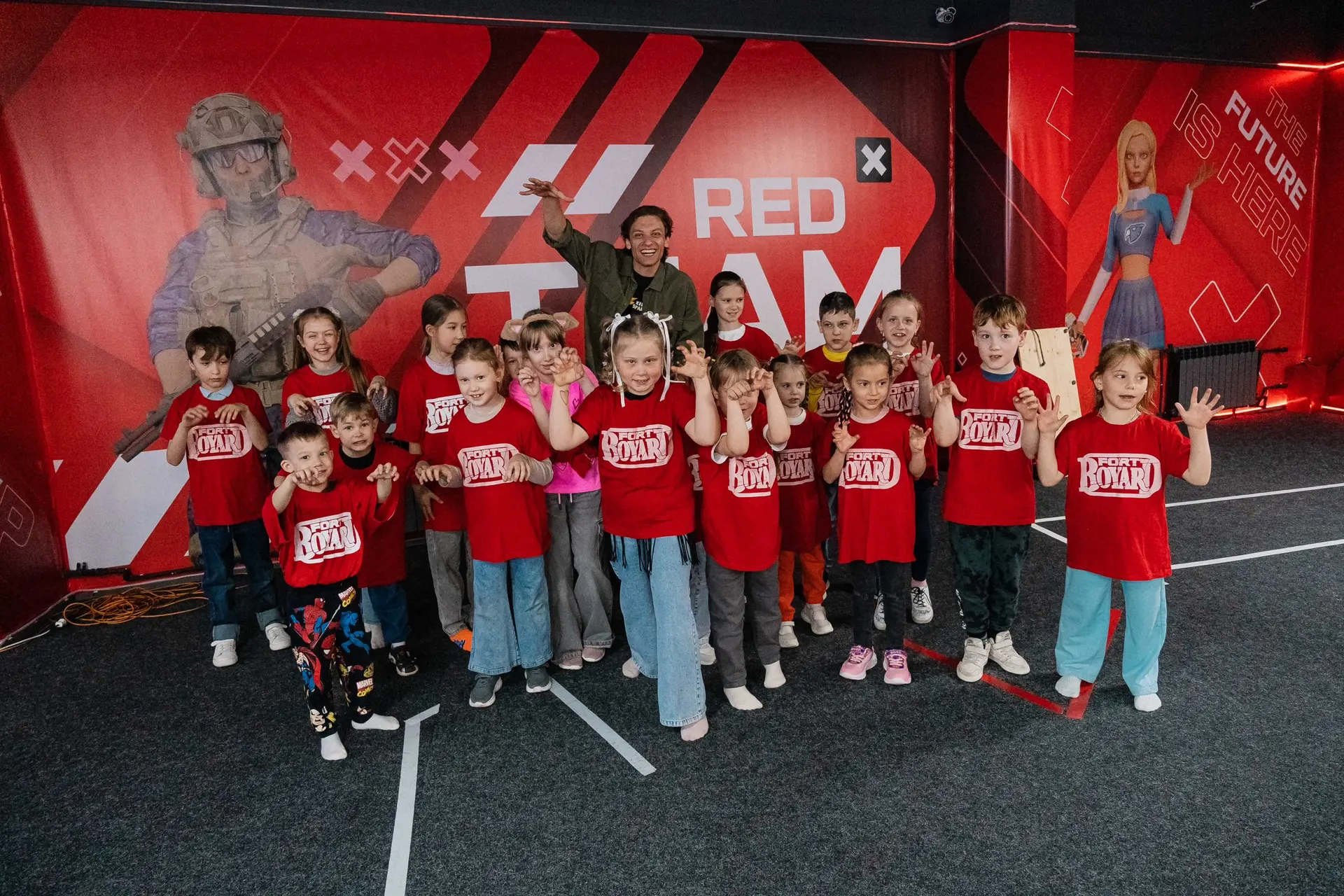 Мы привыкли, что айтишники могут всё: автоматизировать рутину, написать бэкенд за ночь и и настроить