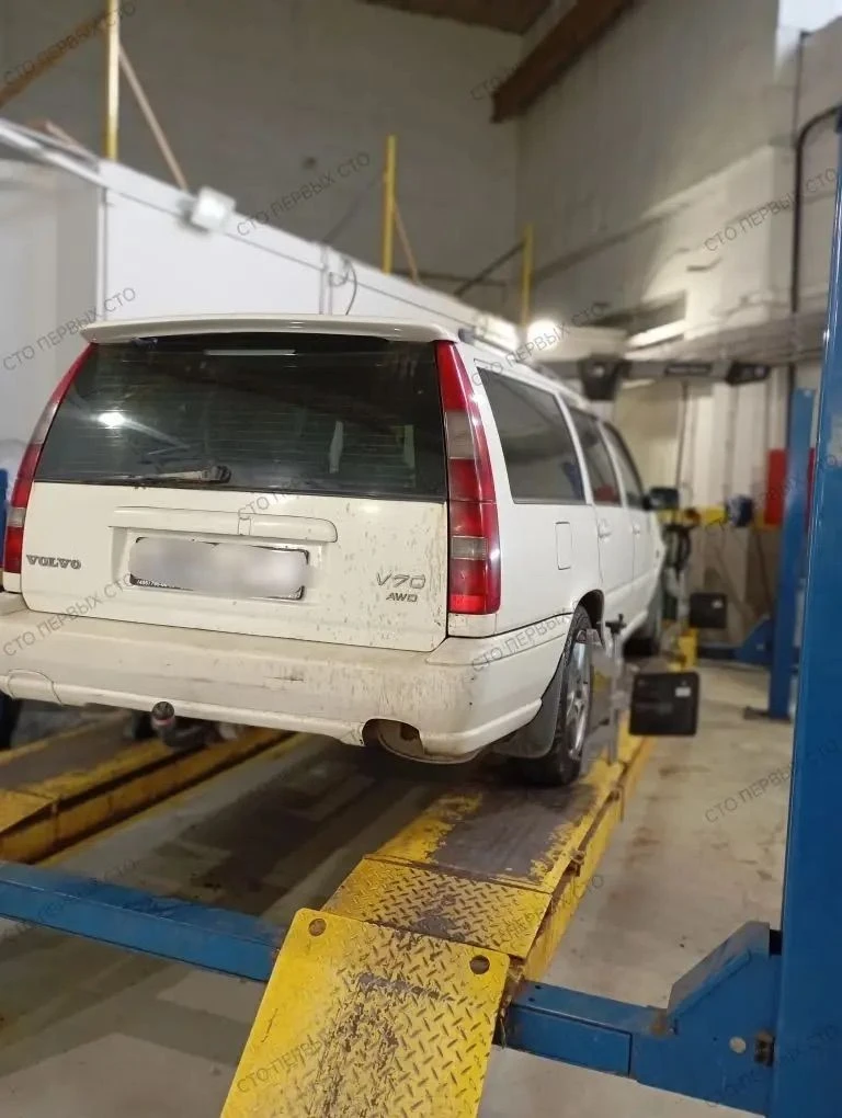 Сегодня у нас в гостях настоящий раритет — Volvo V70 🚀🏁 

Да-да, не удивляйтесь: этот «швед» приех