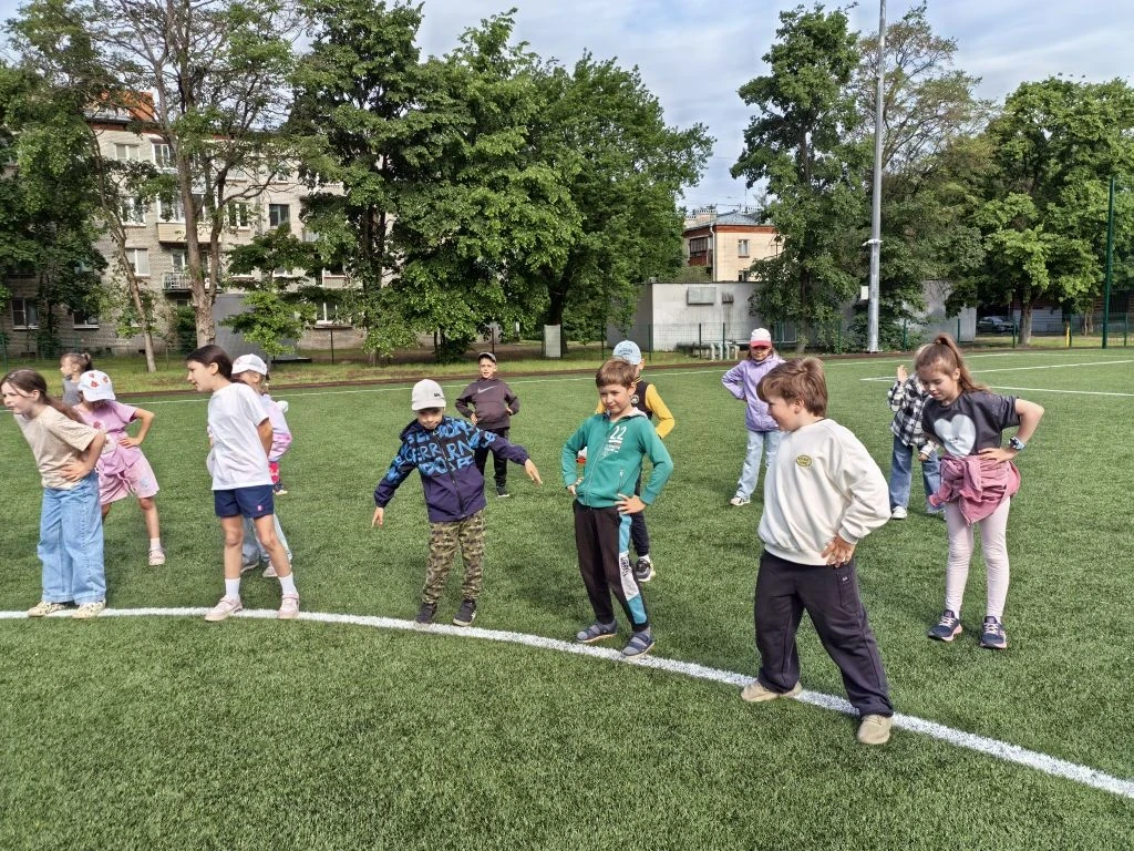 ☀ Зарисовки из жизни школьного лагеря: день, полный энергии и открытий! ☀

Утро, свежий воздух и бод
