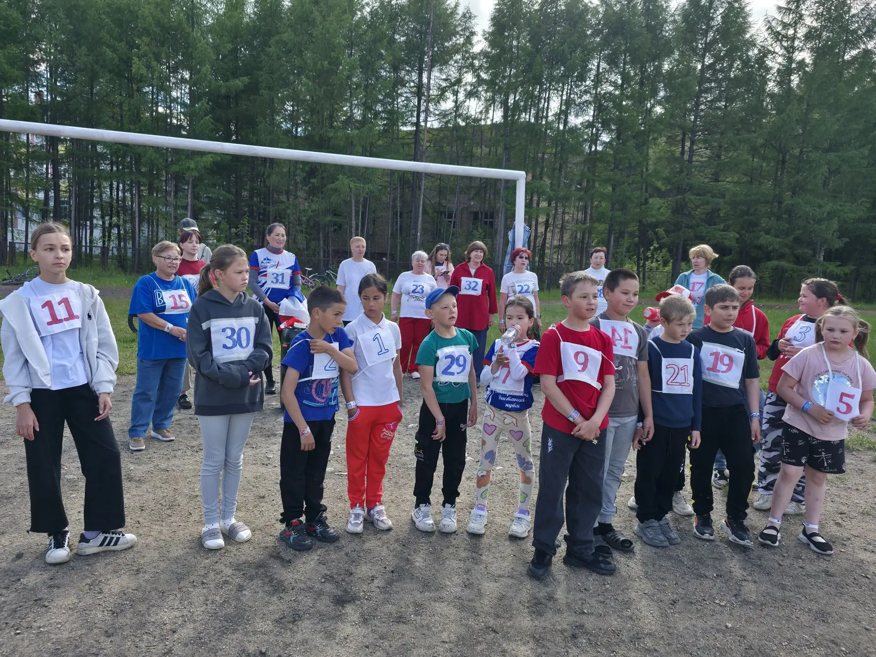 🎉 День России — на старт, внимание, марш! 🏃‍♂️🏃‍♀️

Сегодня, 12 июня, наш посёлок зарядился позит