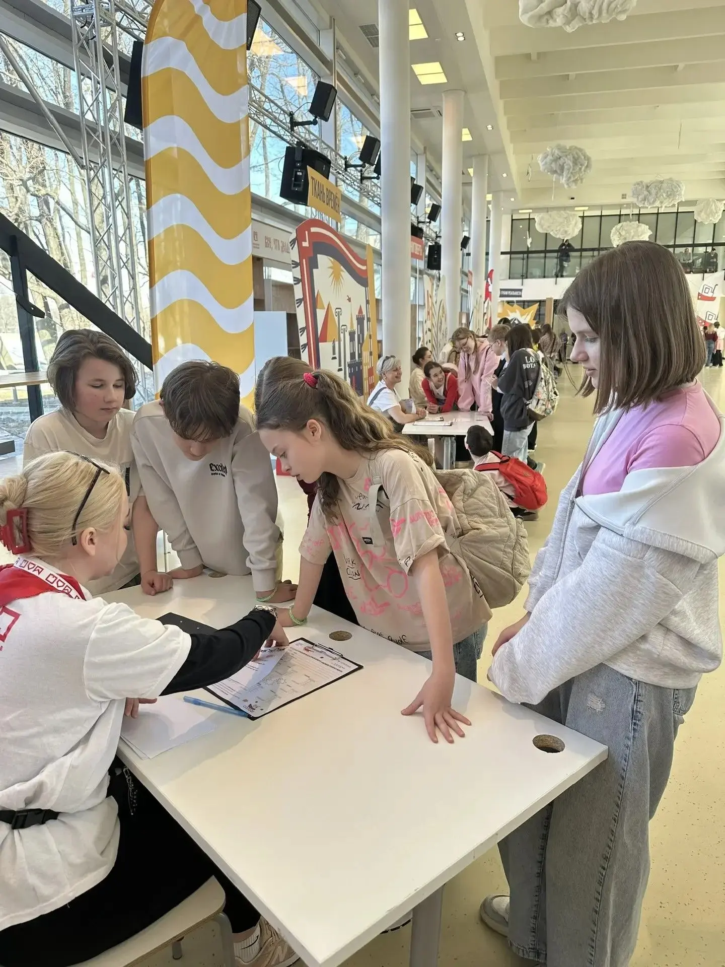 🎉 ПОЗДРАВЛЯЕМ
 
🏆 Команда учеников 5 «К» класса стала финалистом городского литературного конкурса