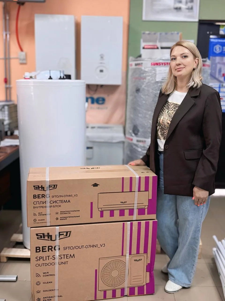 Победитель конкурса на сплит-систему - забрал свой приз! Фотоотчет прикрепляем.