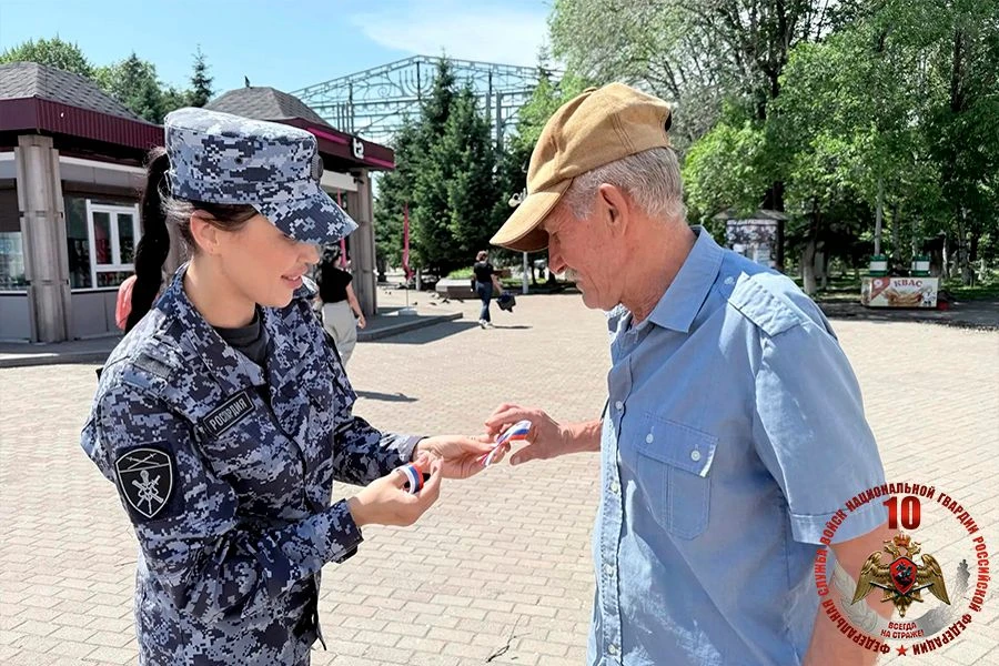 На Дальнем Востоке Росгвардия приняла участие в мероприятиях, посвященных Дню России
 
⚡️ Первыми в 