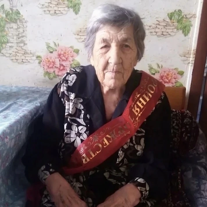 🎉 102-й день рождения отметила труженица тыла из Хакасии

Жительница Бейского района отметила свой 