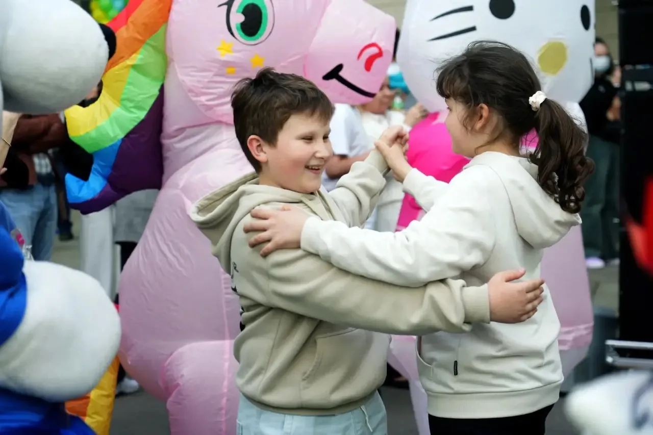 🥳Настоящий праздник для маленьких пациентов 

Сторонники Москвы и отделение ЕР ЮАО сделали подарок 