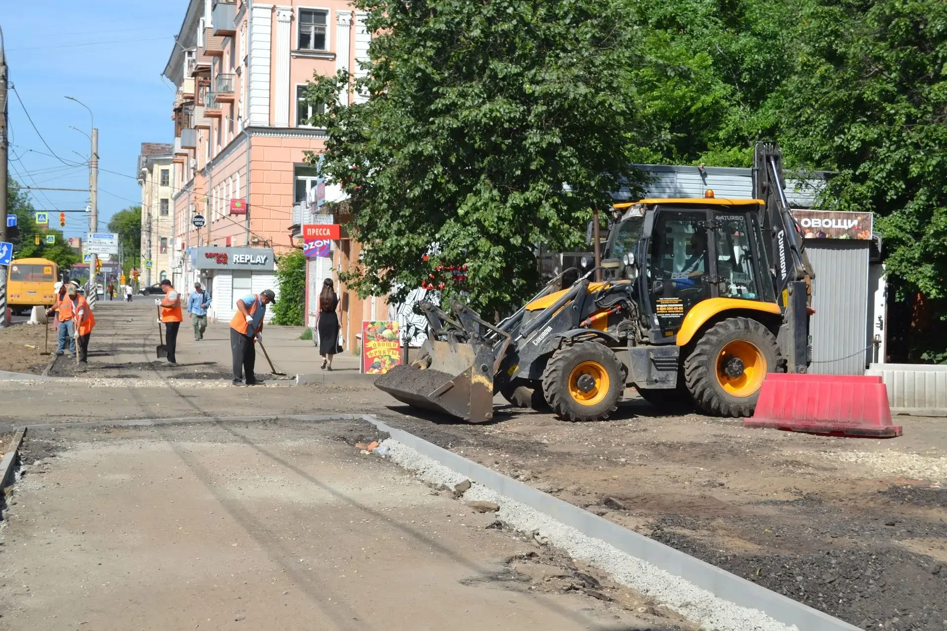 🚧Проверил сегодня, как идёт ремонт улицы Громобоя

Дорогу делаем на двух участках — от Калинина до 