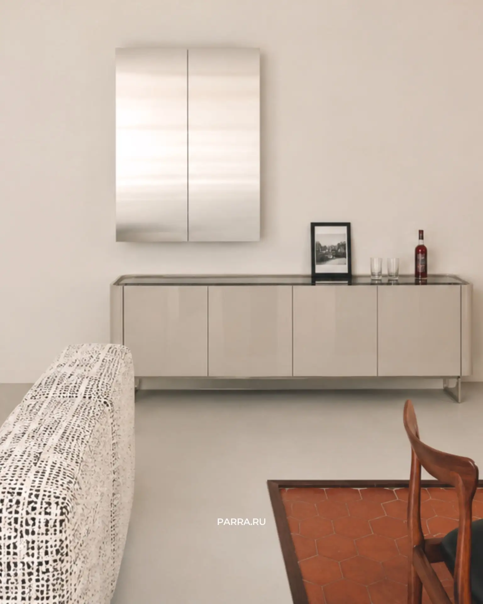 GLOSS COLLECTION / PARRA

В 2026 году PARRA представляет новое направление отделок — глянцевые повер