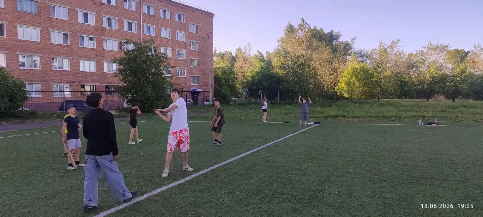📣 Привет, друзья! Лето в школе — это не только отдых, но и много интересных событий!
🏀 Каждый четв