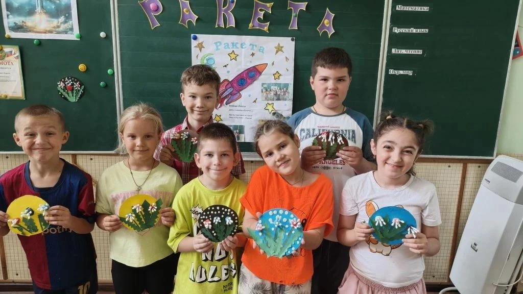 🍓ЛЕТО 2026🍏
👫 ДЕНЬ 12 🥳

Творческая мастерская "Наши руки не для скуки" в лагере дневного пребыв