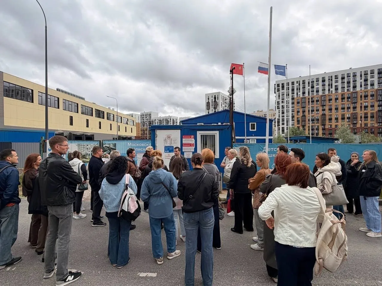 Денег нету, подождите!

Дольщики корпуса 19 ЖК Остафьево (застройщик ГК "Самолёт") пришли вчера к ег
