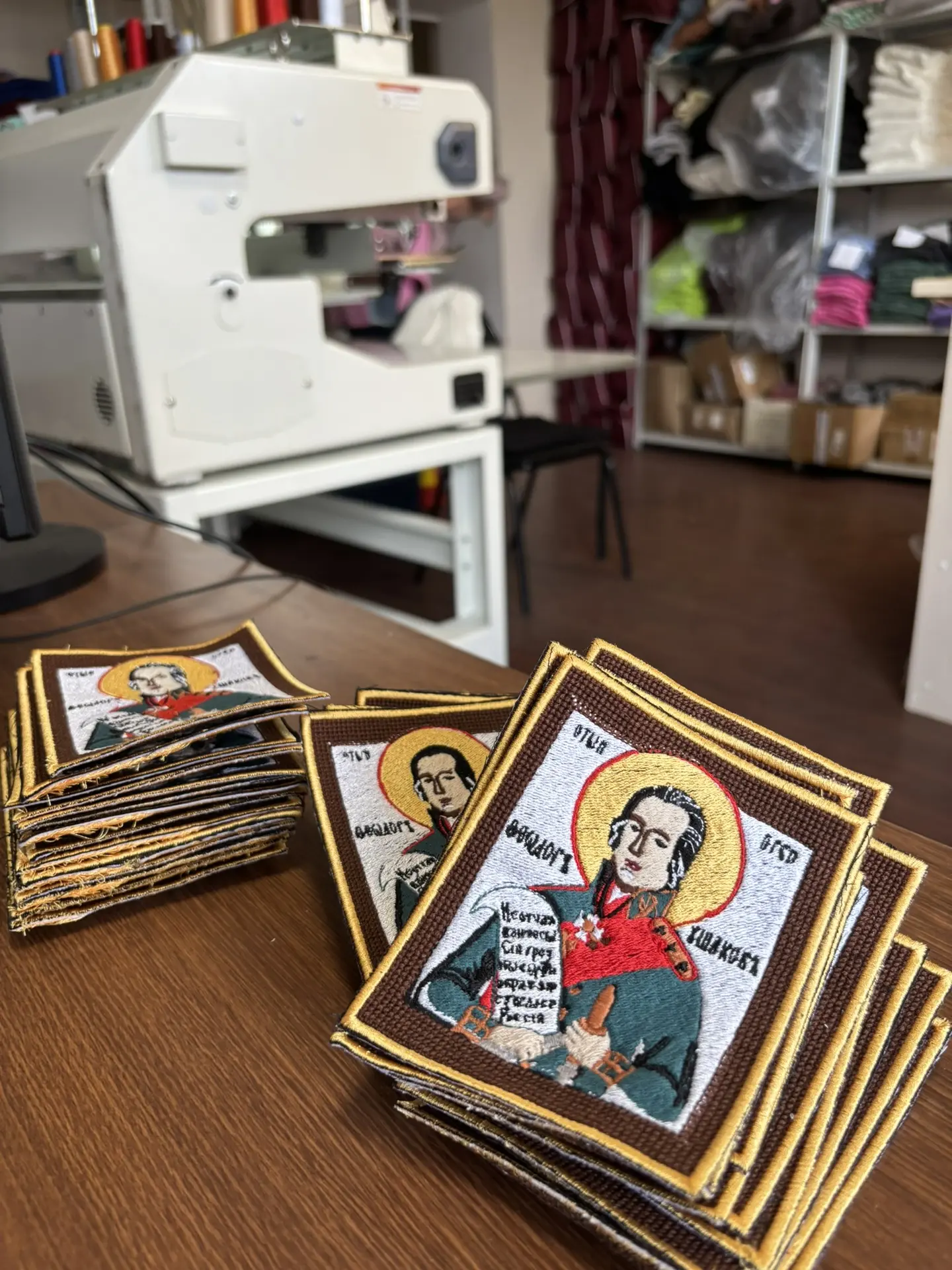 🪡🕊️ Подготовили новую партию нашивок для наших Защитников.

От чистого сердца. 

С верой, что обра