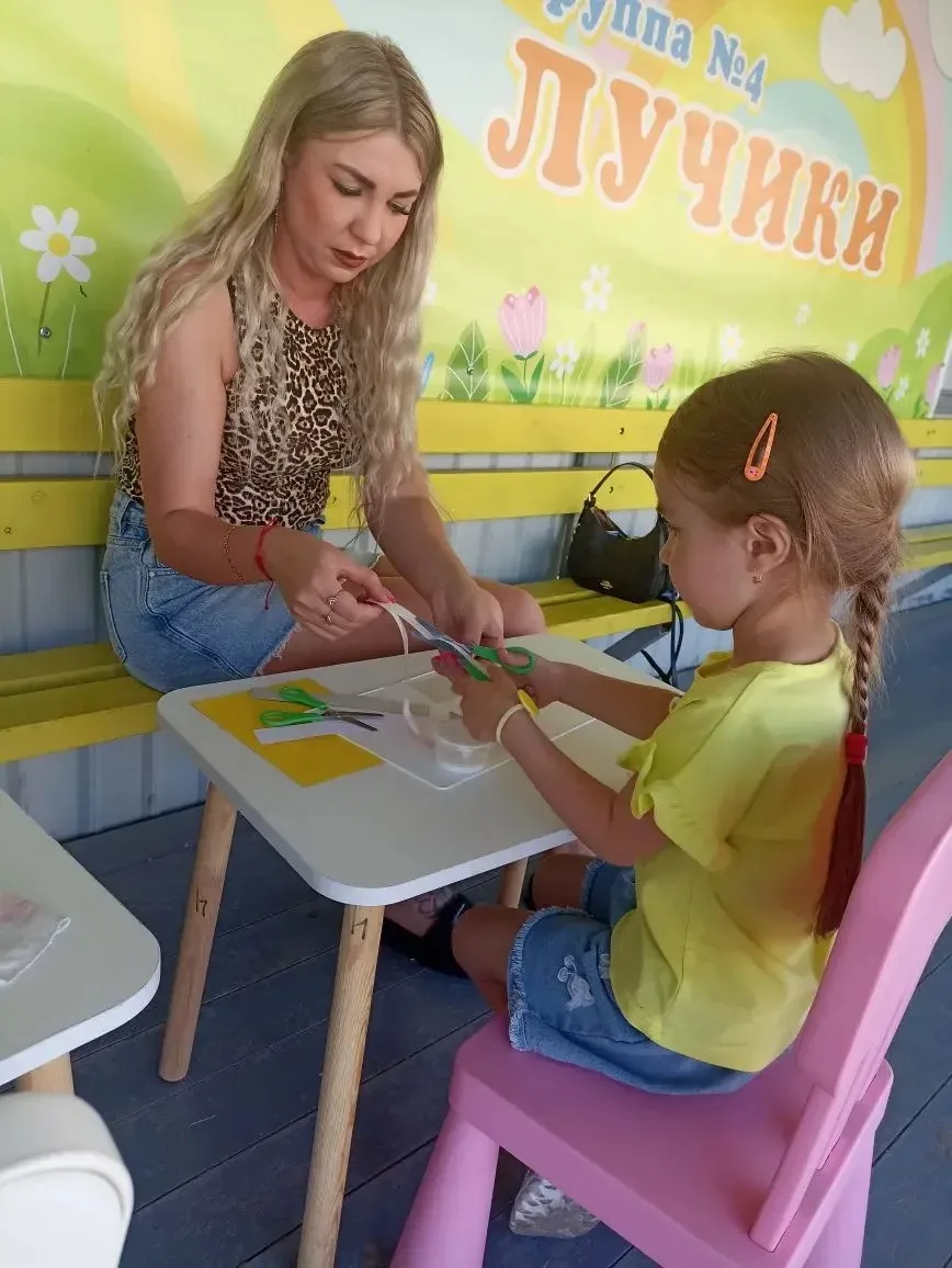 День России в детском саду!🇷🇺
Родители и дети группы «Крепыши» приняли участие в создании празднич
