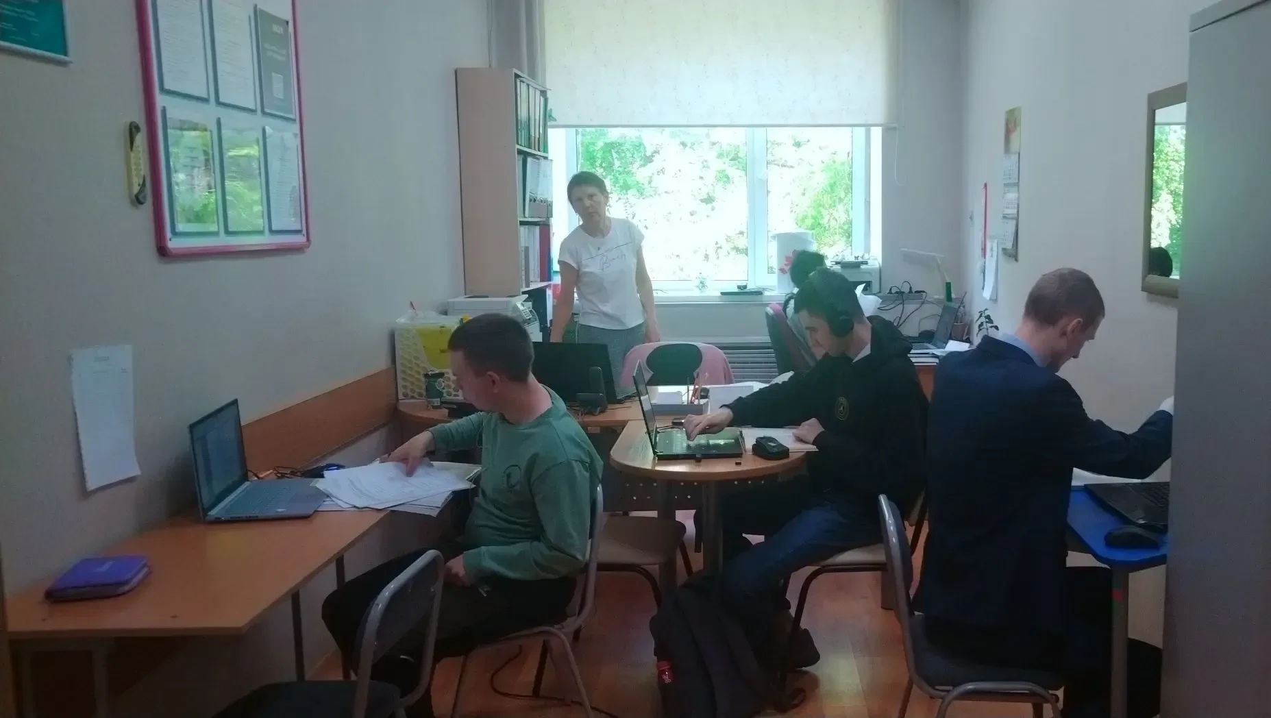 Практика в действии: будущие операторы ЭВМ осваивают кадровый документооборот
 
В эти дни в кабинете