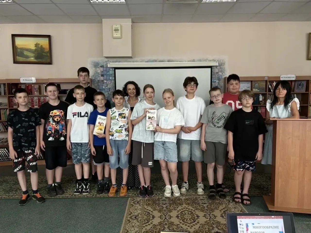 📚 Путешествие в страну знаний и дружбы!

Сегодня 8-й отряд нашего школьного летнего лагеря отправил