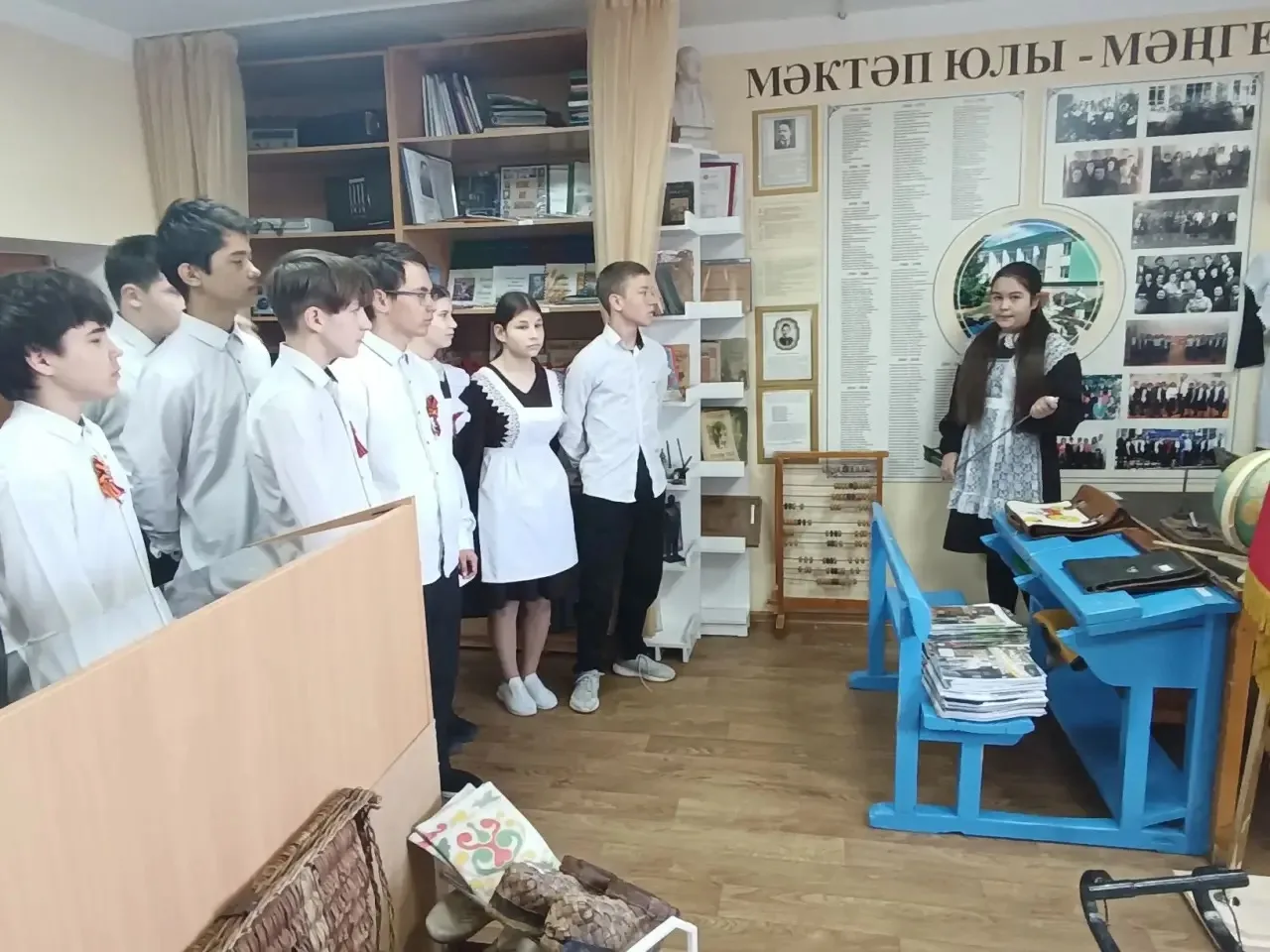 Бүген 8 нче сыйныф укучылары "Туган якны өйрәнү" музеена сәяхәт  ясадылар. Биредә 5 нче сыйныф укучы