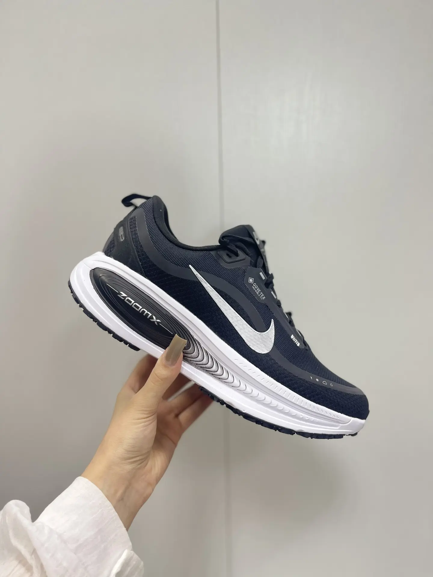 Nike «Zoom X»
• 
Кроссовки мужские 🔥
.
41-45 размер
.
Цена: 3.699₽

Магазин URBAN ждёт тебя каждый 