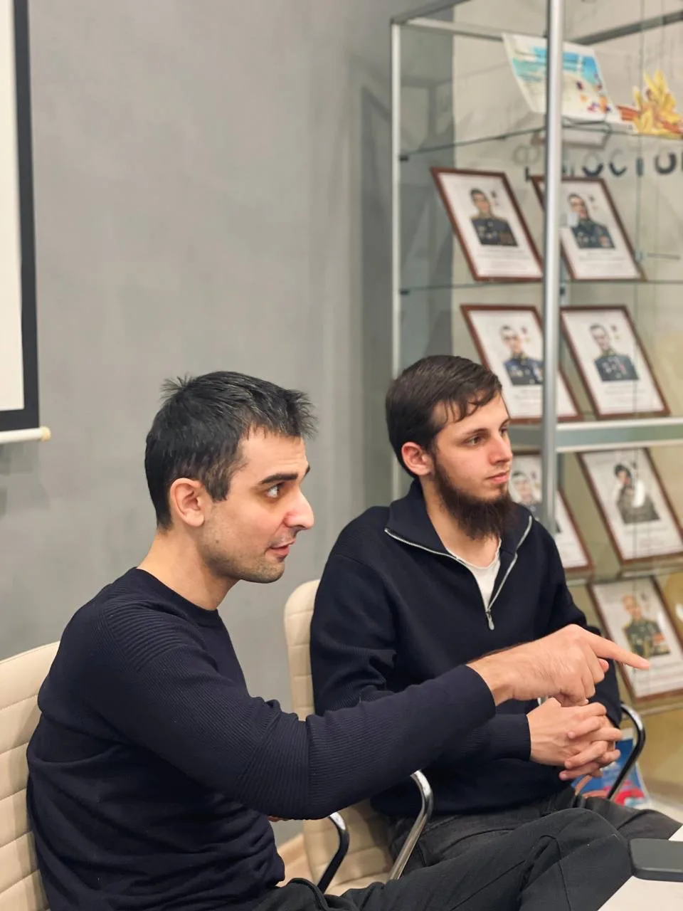 "Знание Конституции - сила гражданина."
 
Ко Дню Конституции в Центральной городской библиотеке ново