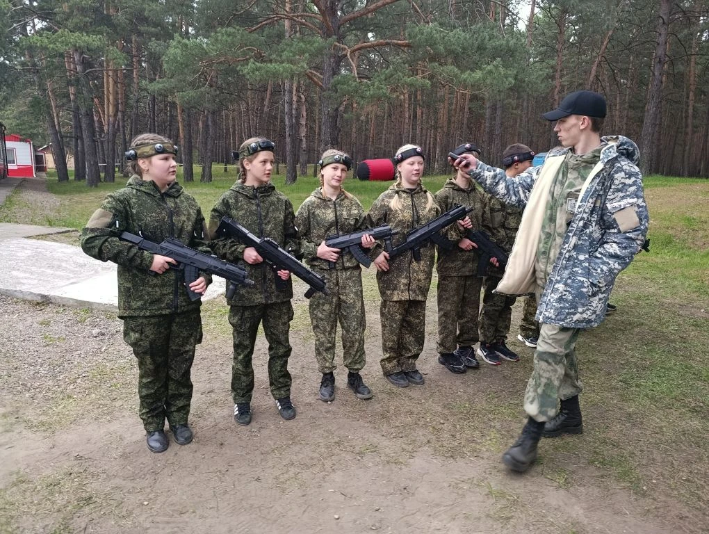 Военная тактическая игра  "Лазертаг".
 Соперники-наши соседи (ребята из Каратузкого округа)