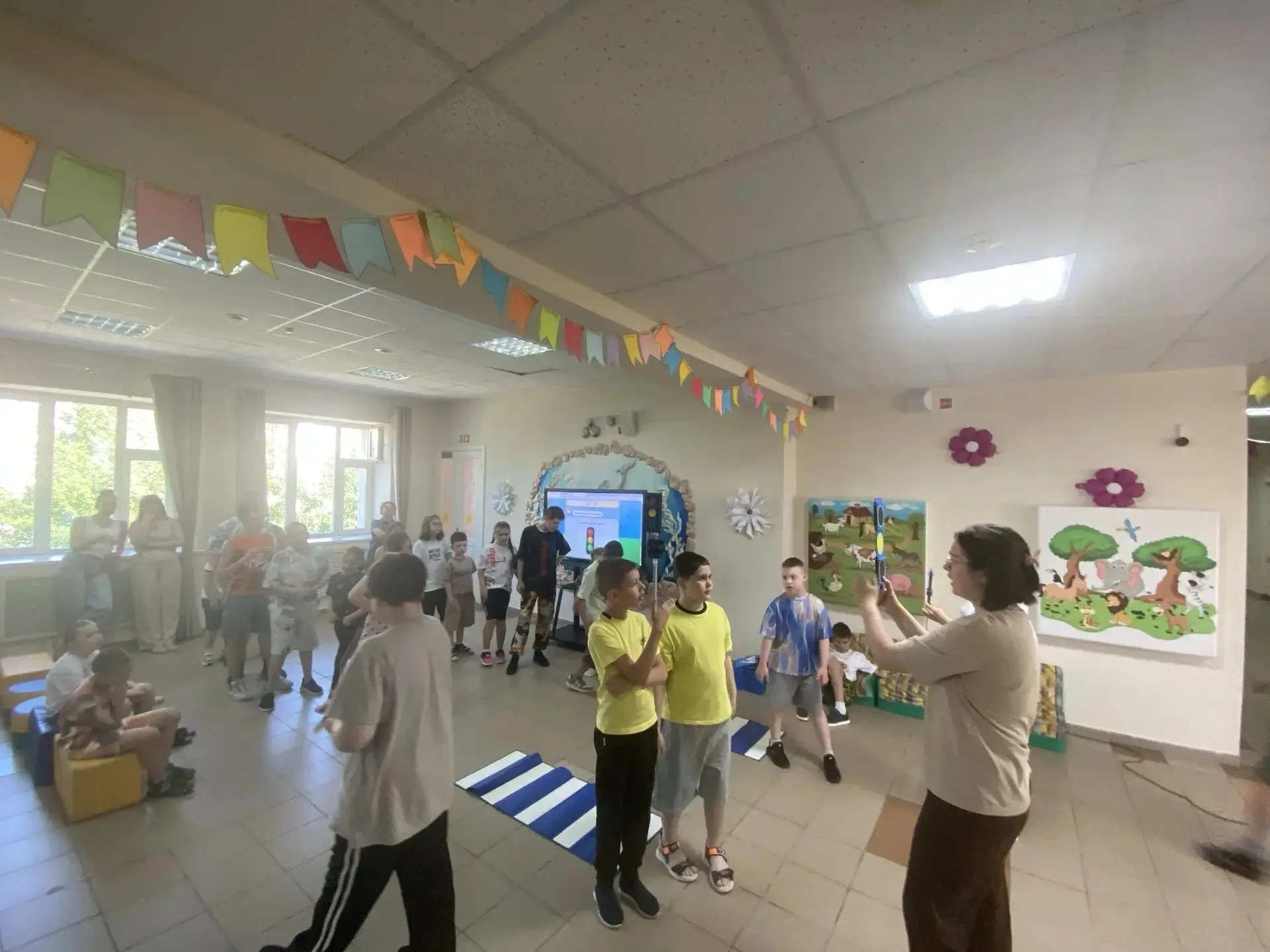 15 июня в детском оздоровительном лагере «Дружба» на базе МКОУ «С(К)ОШ» прошел «День ПДД».
С целью у