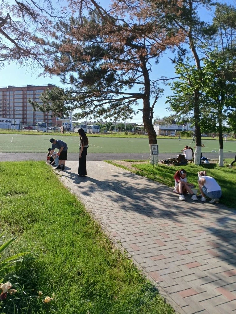 🌱 Со 2 июня в лицее кипит работа!

Нет, это не каникулы. Это наша ежегодная сельхозпрактика. Дети т