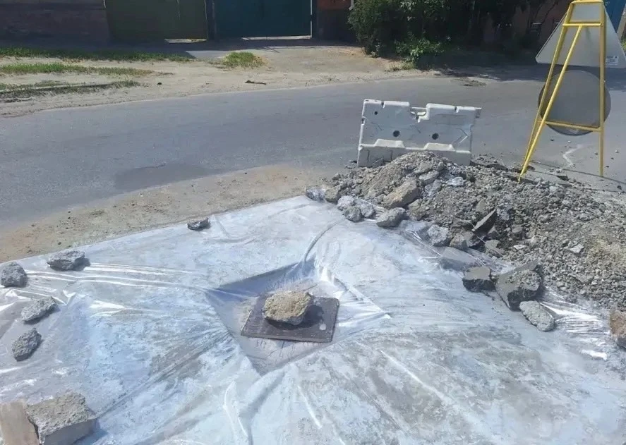 В Новочеркасске после обращений горожан приступили к ремонту ливневой канализации на проспекте Плато