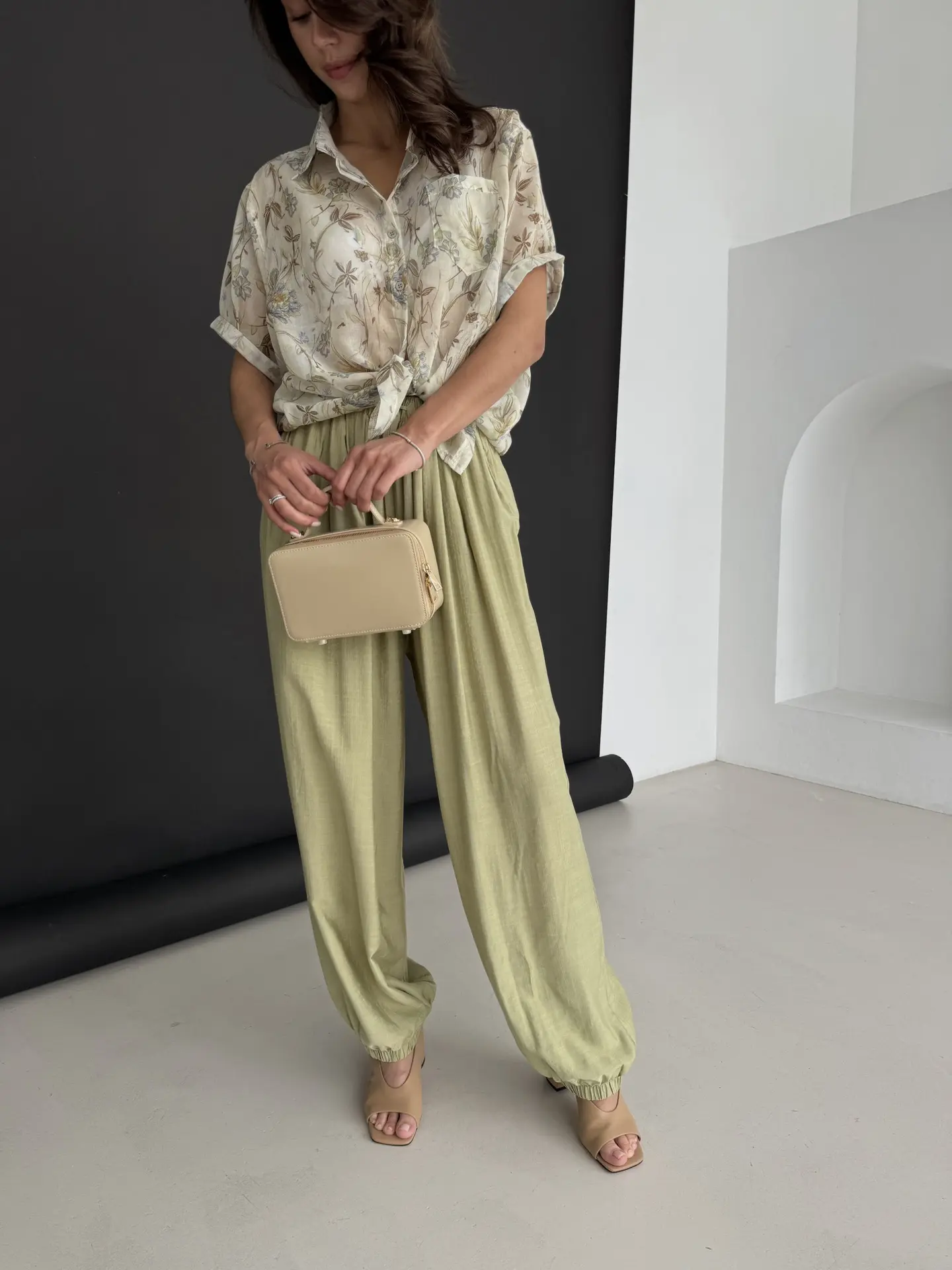 легкий летний костюм 
в приятных природных оттенках 💚
one size 
🏷️ 4 900 р.