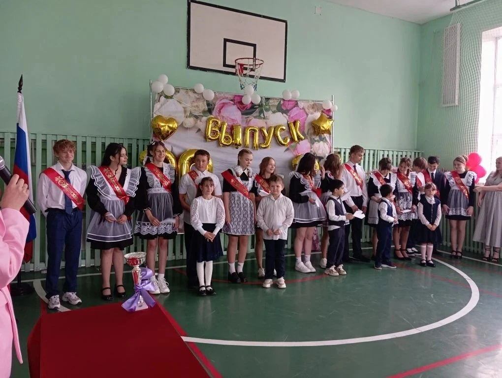 «Последний звонок» в Усманском округе: праздник детства и старт во взрослую жизнь
Сегодня во всех шк