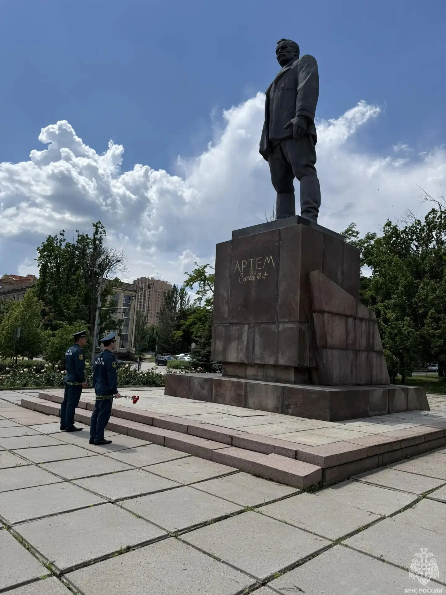 Память поколений: дань уважения великим созидателям России

🇷🇺 Молодёжный совет Донецкого институт