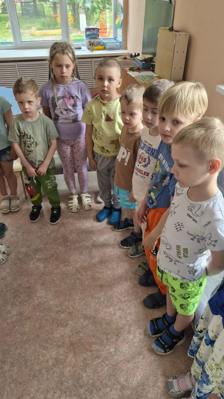 В рамках подготовки к празднованию Дня России 🇷🇺, в пятой группе было проведено тематическое занят
