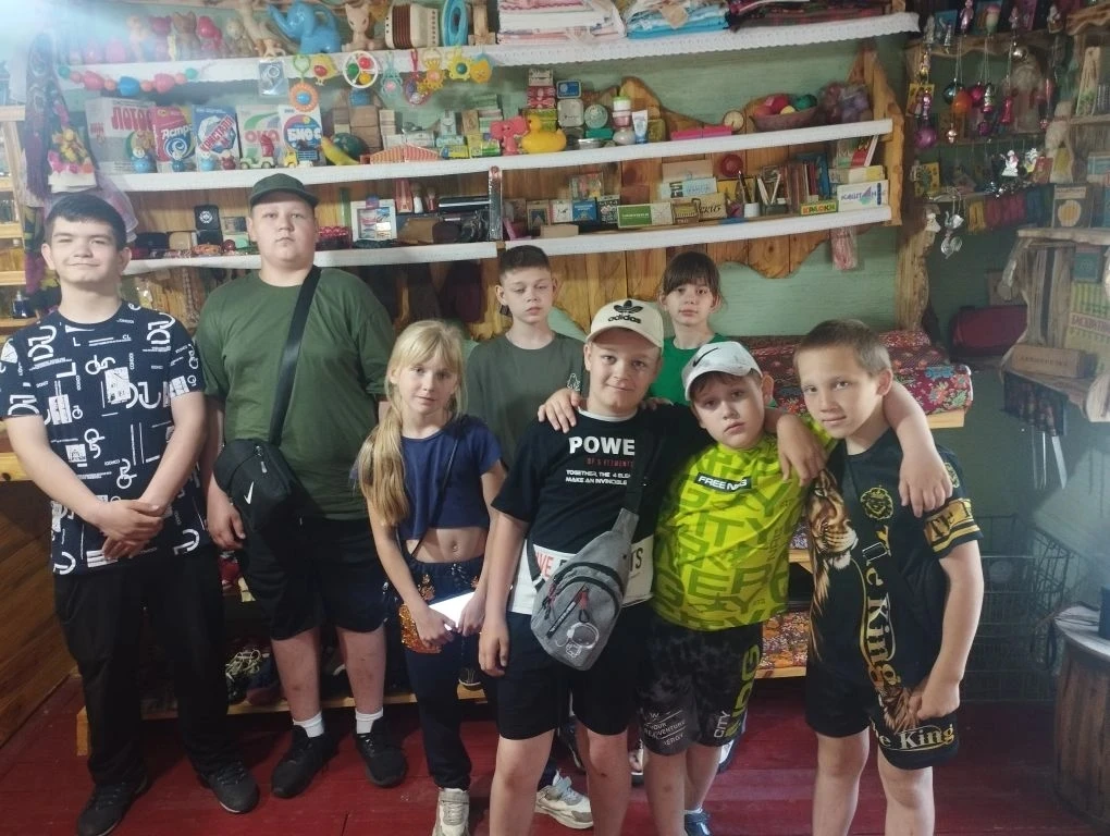 Ребята из лагеря дневного пребывания «Включайся» Бутурлиновского Дома детского творчества провели не