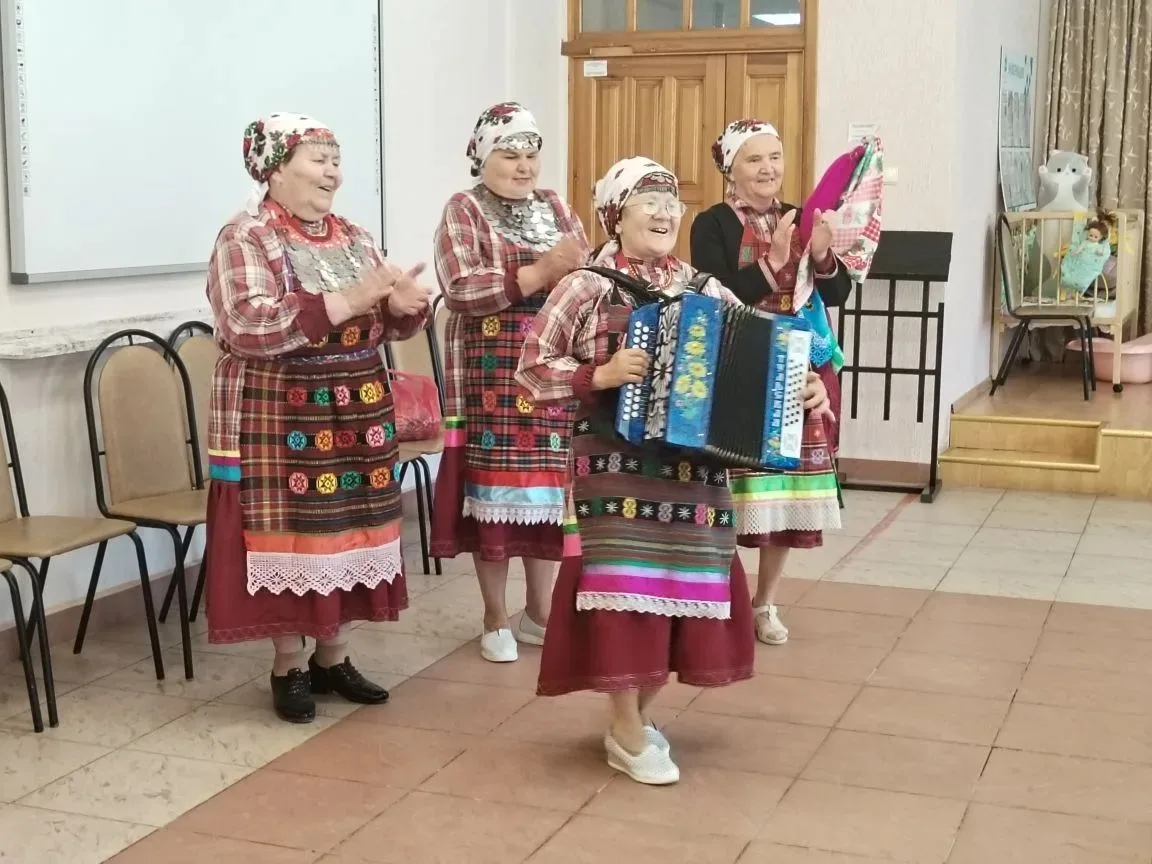 Песни и танцы сближают сердца 

В соцучреждениях проходят мероприятия, посвященные Году единства нар