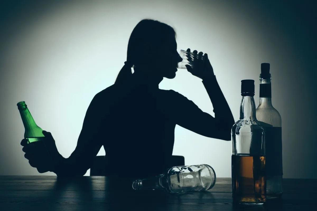 Помогает ли алкоголь🥂 при стрессе и депрессии⁉️

🧠Наш мозг устроен так, что все процессы,  которые