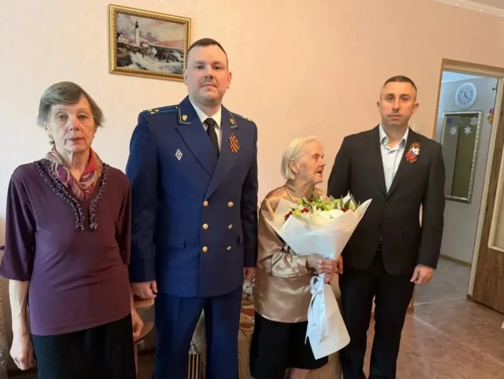 Сегодня вместе с прокурором города Сергеем Александровичем Чурбановым побывал в гостях у Лидии Петро
