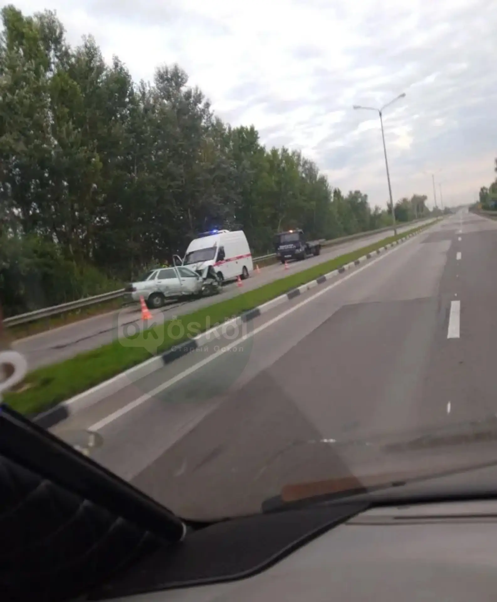 😩Сегодня утром на участке дороги между городом и песчанским кольцом произошло серьёзное ДТП. 

Подр