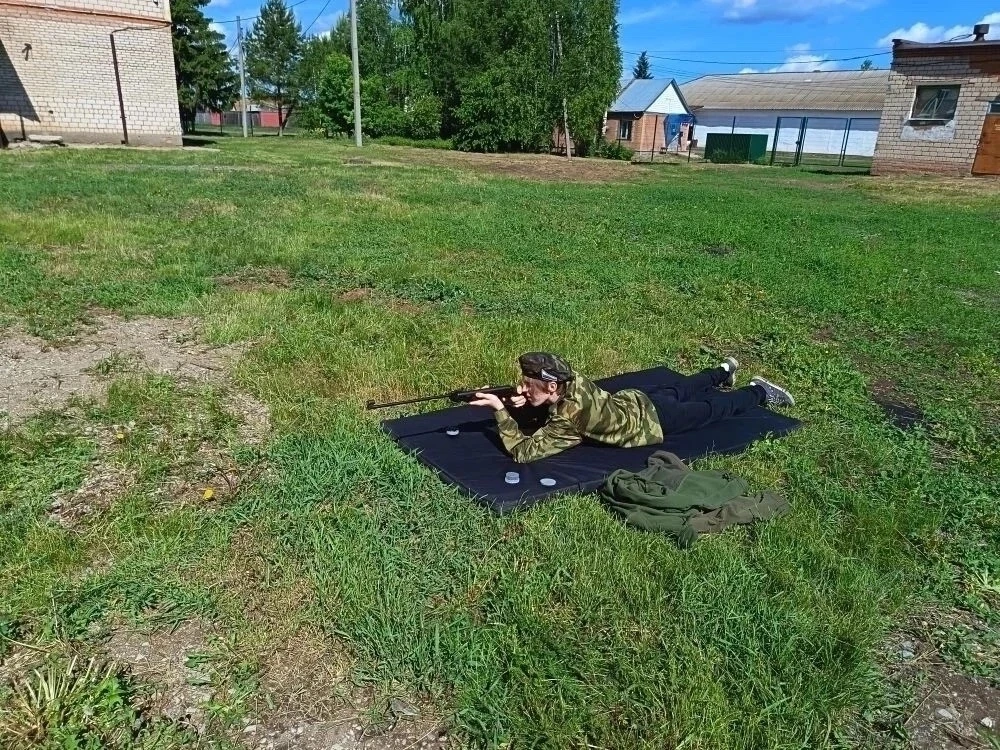 Старшеклассники Бугурусланского района прошли курс военной подготовки на пятидневных сборах

🔹В Пил