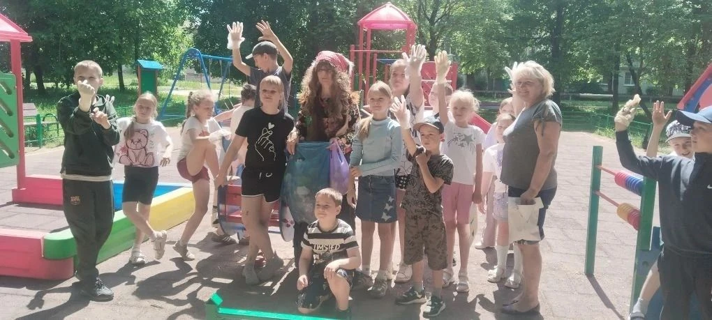 ПЯТЫЙ ДЕНЬ В ЛЕТНЕМ ОЗДОРОВИТЕЛЬНОМ ЛАГЕРЕ: ВЕСЕЛЬЕ, СПОРТ И ТАНЦЫ!
Пятый день в нашем летнем оздоро