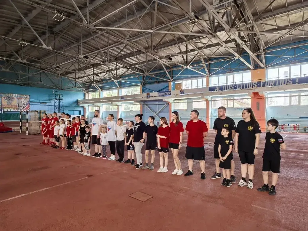 6 июня в Донецке 10 команд из различных районов города приняли участие в городском этапе 10-х Респуб