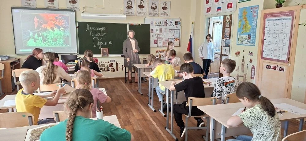 📚 Сегодня в лагере «Солнышко» стартовали мероприятия, посвящённые Пушкинскому дню России! Наше утро