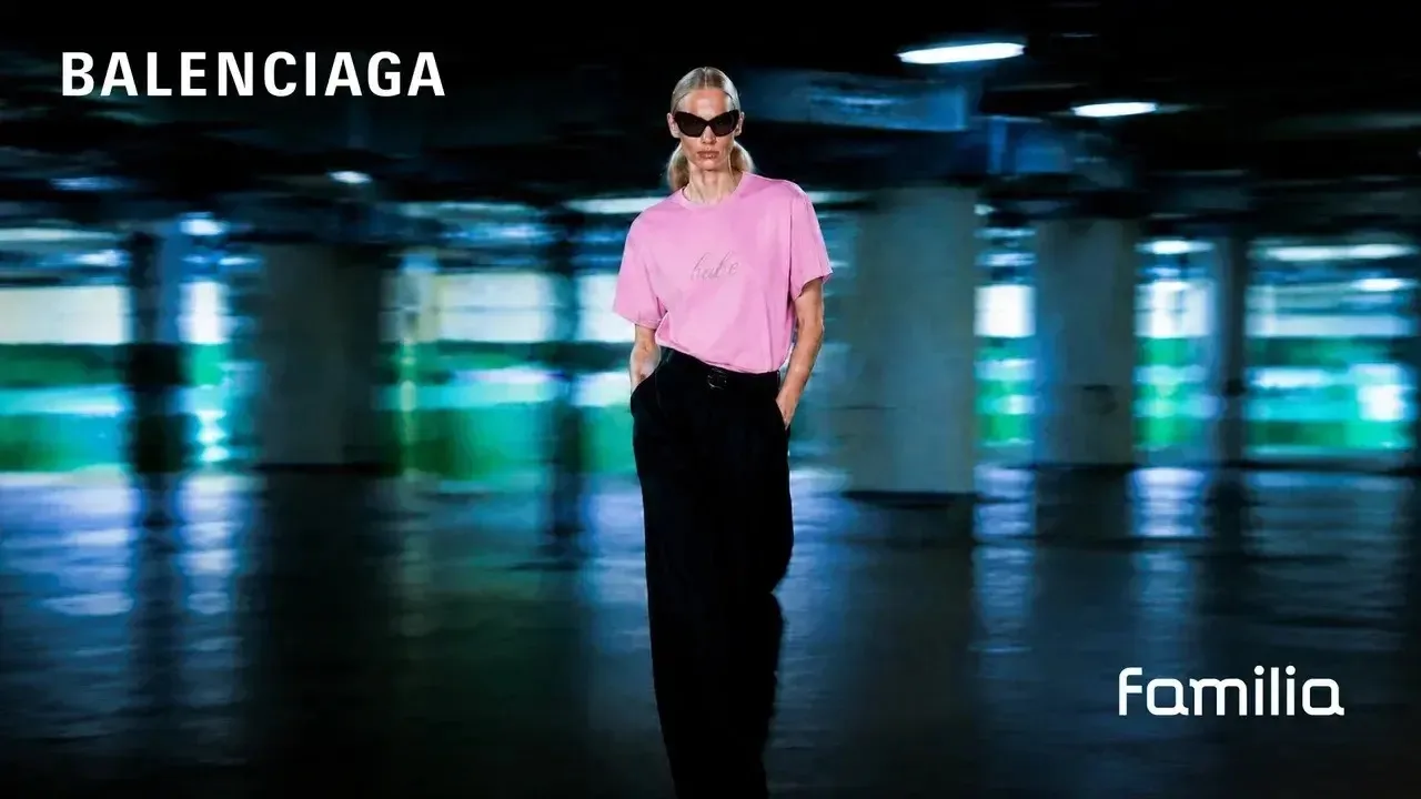 Balenciaga в Familia!

Balenciaga основан в 1919 году, и за столетие бренд превратил моду в искусств