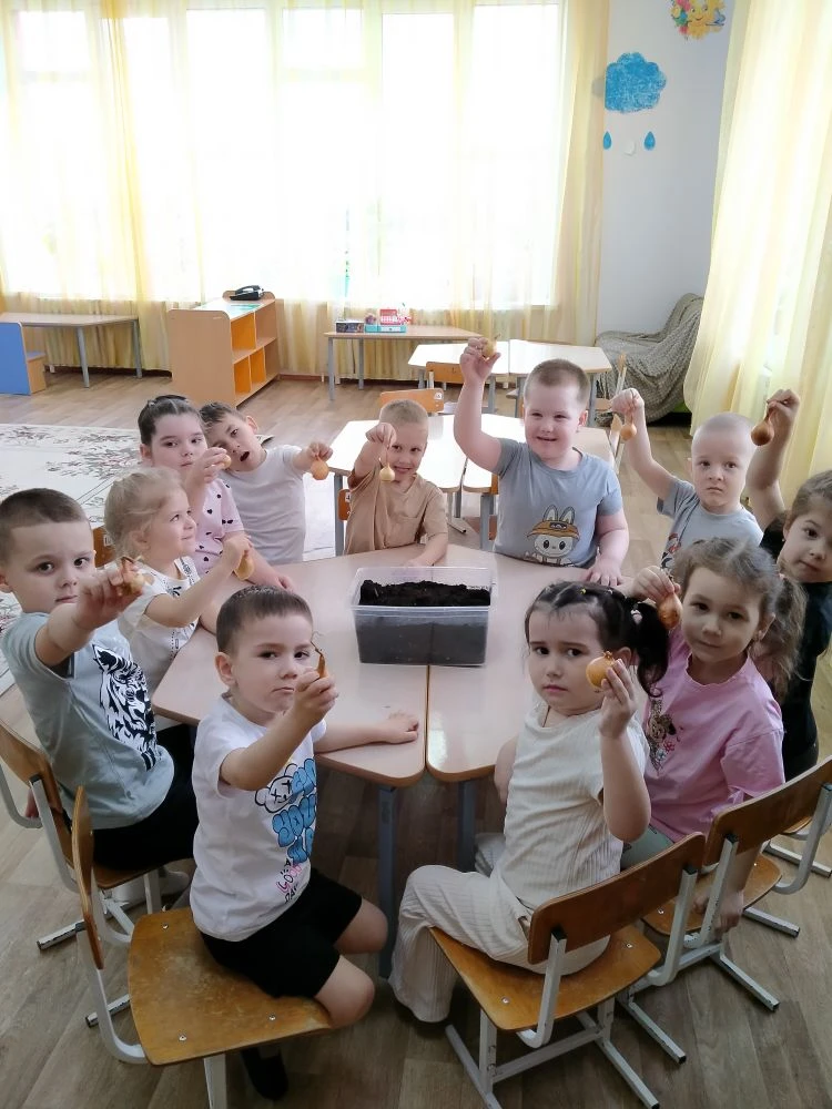 В нашей средней группе"Звездочки" прошло увлекательный и полезный краткосросочный проект : "Мы посад