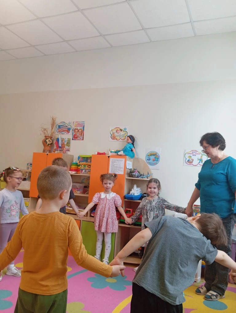 Детям становится интересно, только тогда, когда они сами делают открытия и получают знания самостоят
