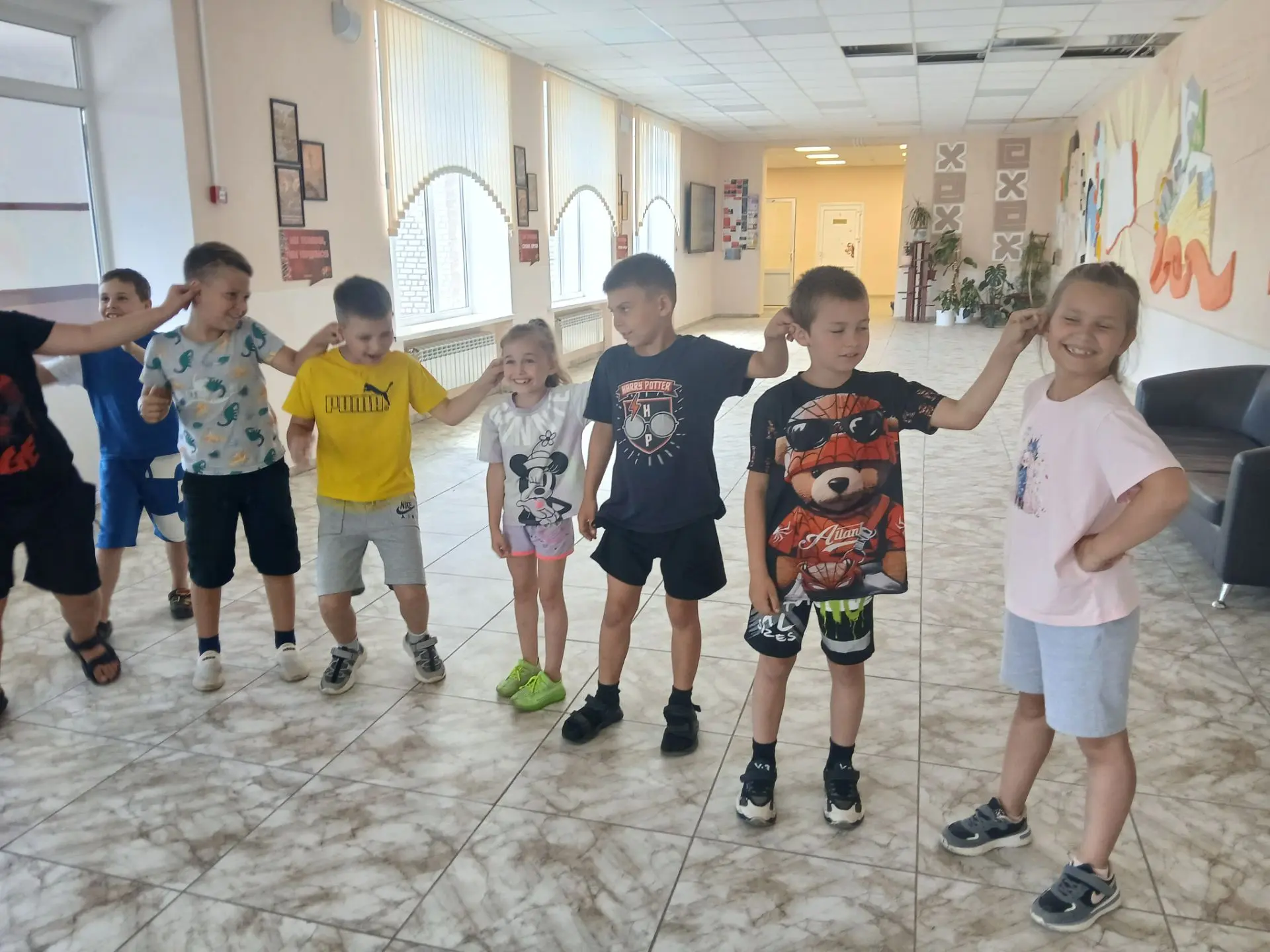 Сегодня в нашем лагере на базе  ГБОУ "Урзуфская школа" прошел незабываемый День приключений, наполне