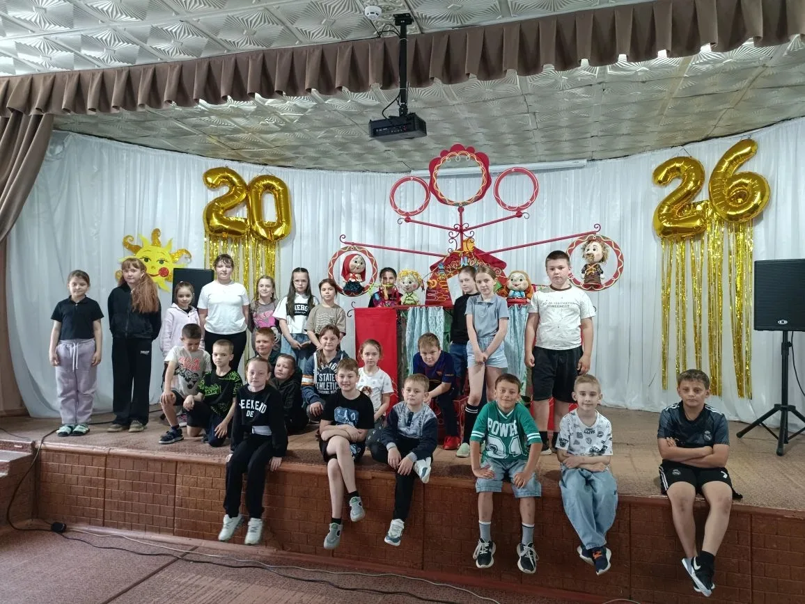 🎭✨ Волшебство кукольного театра приехало в наш лагерь! ✨🎭

Сегодня в пришкольном лагере царила атм