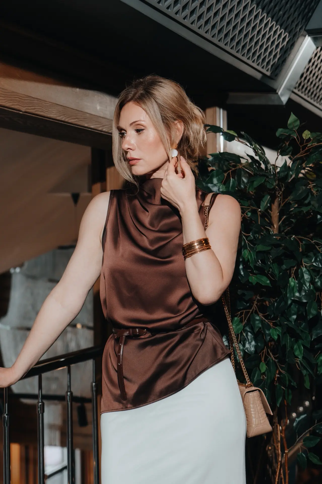 Атласная блузка с драпировкой 
🏷️ 3.950₽ | шоколад, белый, беж 
✨ 42-48

Юбка-сетка
🏷️ 5.500₽ | бе