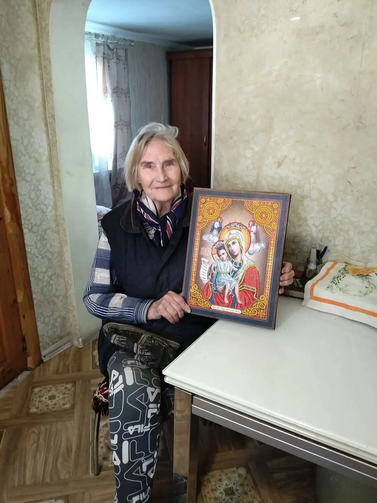 Сотрудники ТКЦ по Михайловскому и Захаровскому районам посетили Пустошкину Александру Герасимовну с 